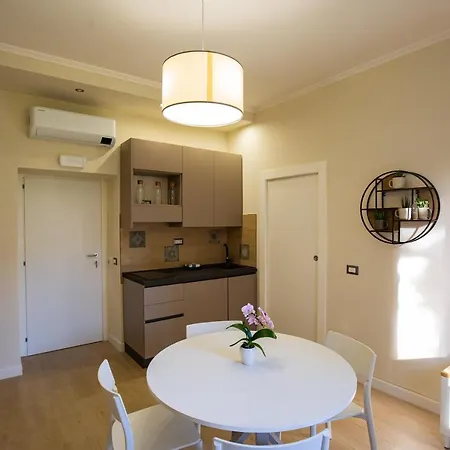 Colosseum Maison 招待所