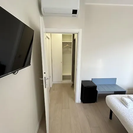 Colosseum Maison 招待所 4*